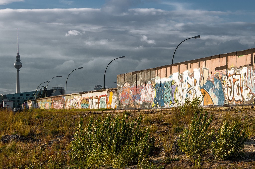 Das Bild zeigt die Berliner Mauer.